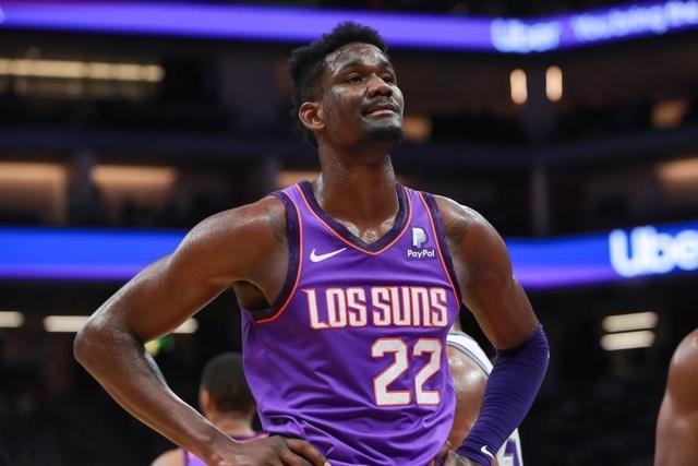 弗格投篮碰到徐杰脸部 杨鸣对着闫军贴脸输出